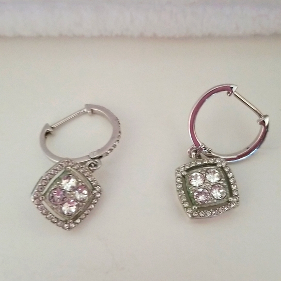 Woman's Fashion Pierced Earrings - Picture 3 of 5
